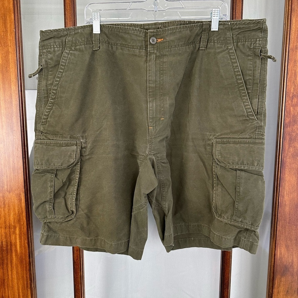 LL Bean Cargo Shorts Mens 44W Green Cargo Travel Fit Outdoor Item ID 262571